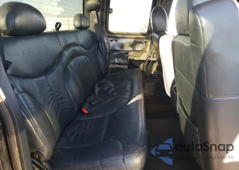 2001 GMC New Sierra C1500 из США, поврежденный, VIN 2GTEC19T811149861